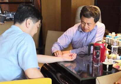 世界一流温哥华华人针灸大师于卫东来香港坐诊